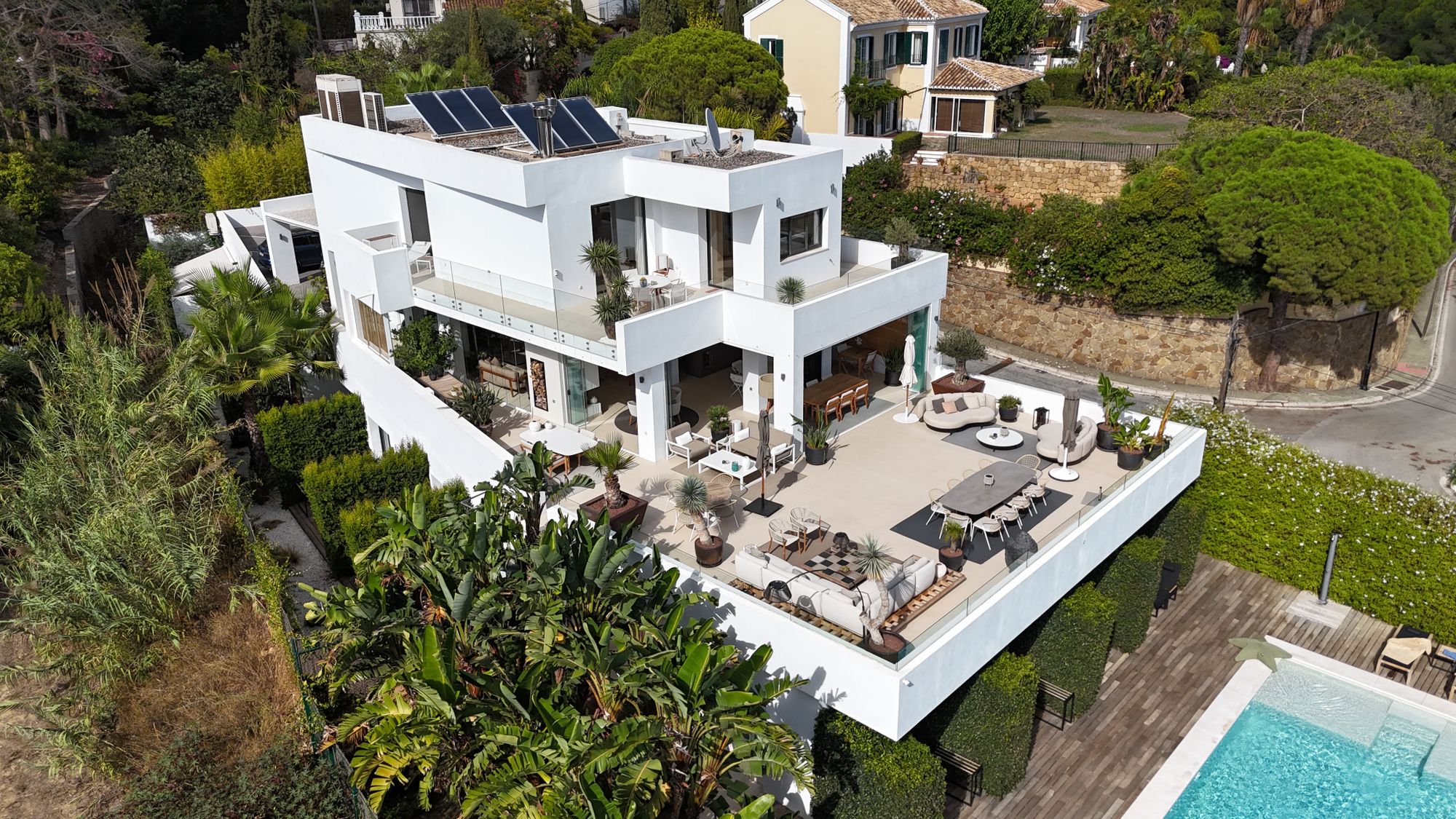 Villa blanche contemporaine